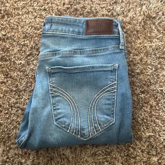 Hollister ripped jeans - Picture 1 of 4